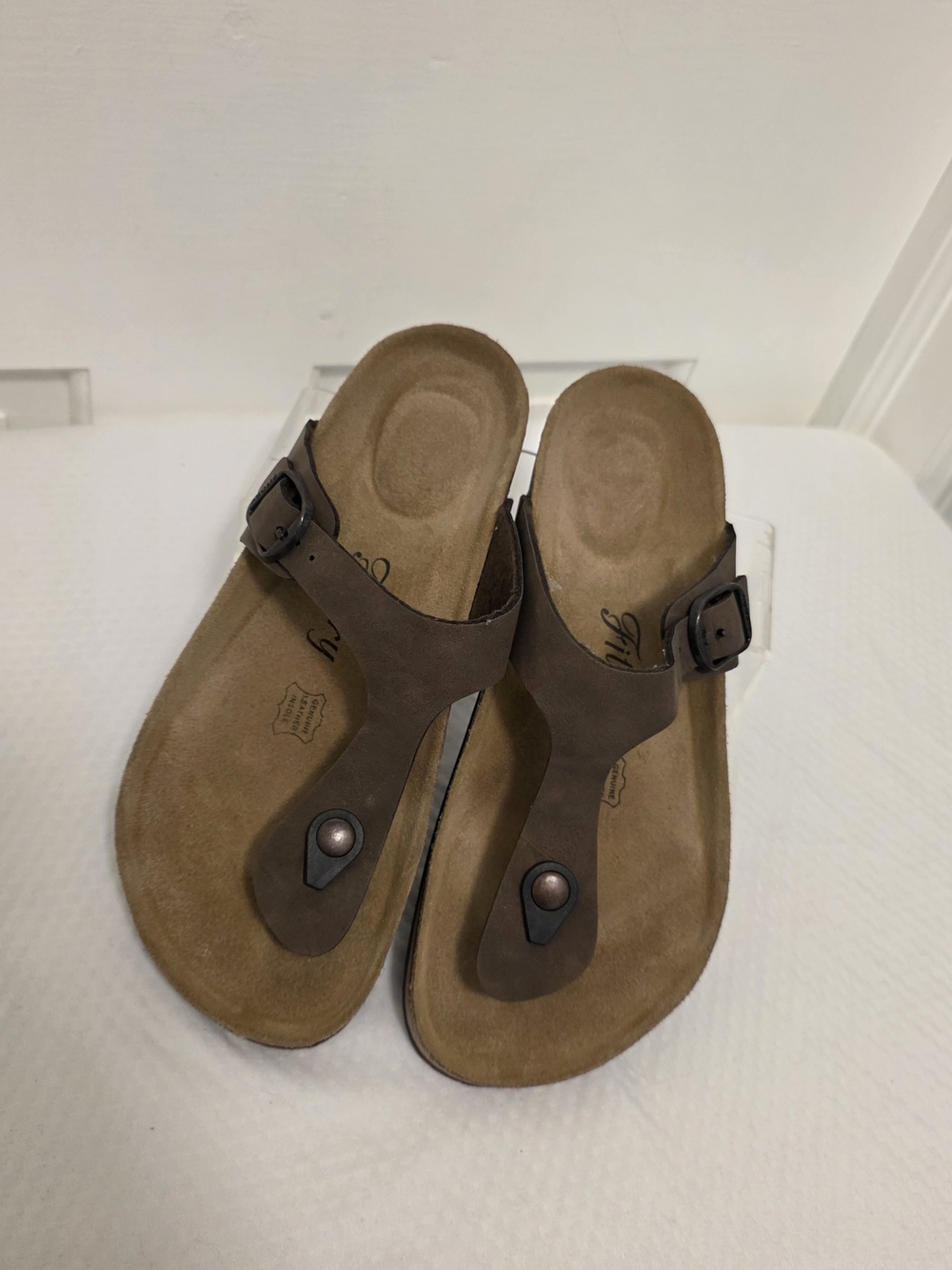 Fitory Brown Leather T-strap Thong Sandals with Buckle Size 8, Casual, Comfy
